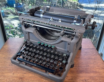 1934 Underwood No. 6 Typewriter: Gray Wrinkle Paint, Pica Typeface, Art Deco Office