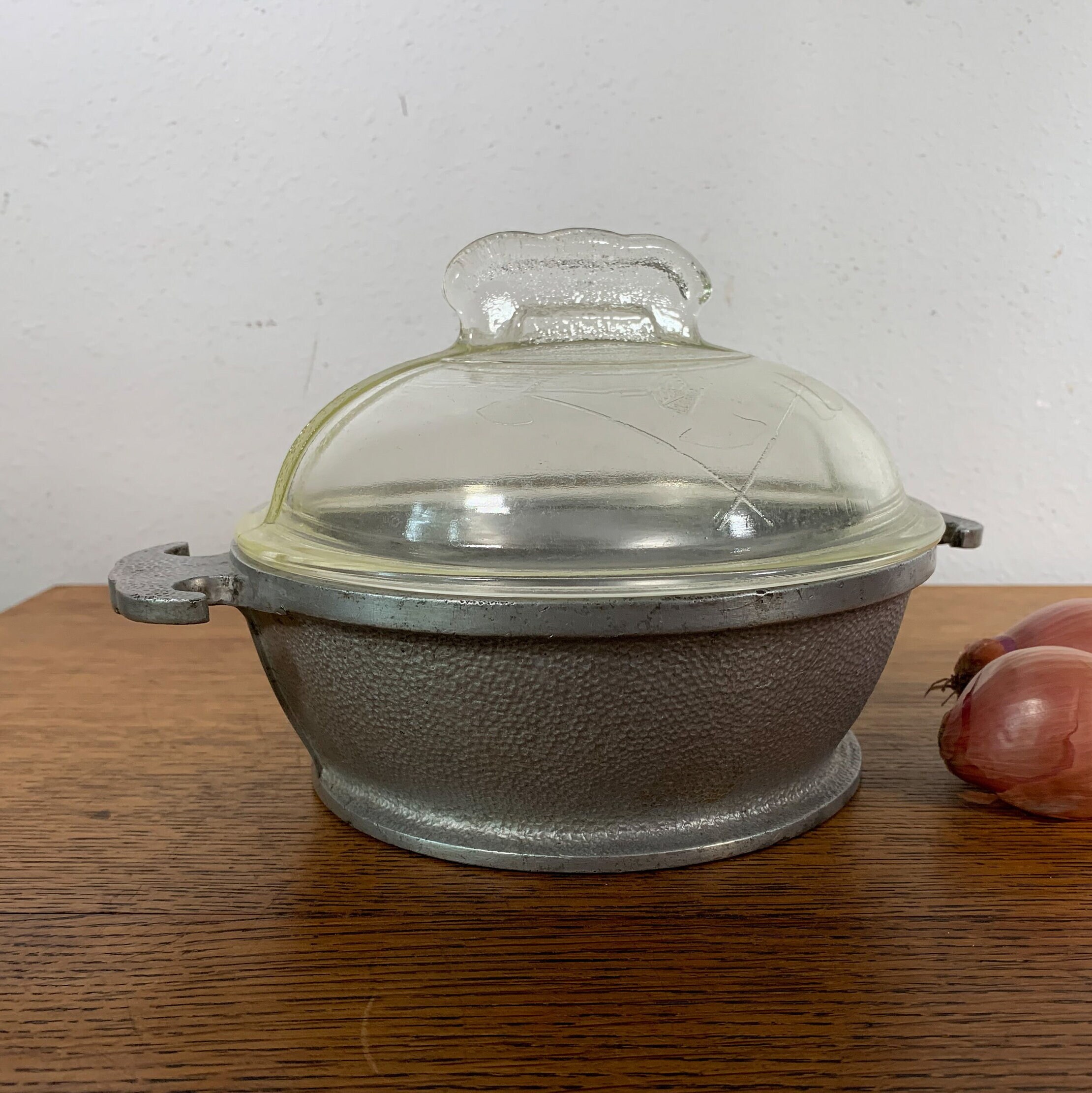 Vintage Guardian Service 1-qt Dutch Oven: Cast Aluminum Cookware