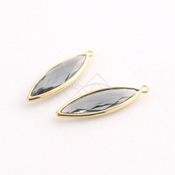 1076021 / Charcoal / 16k Gold Plated Brass Framed Glass Pendant 10.7mm X  33.7mm / 2g / 2pcs - Etsy