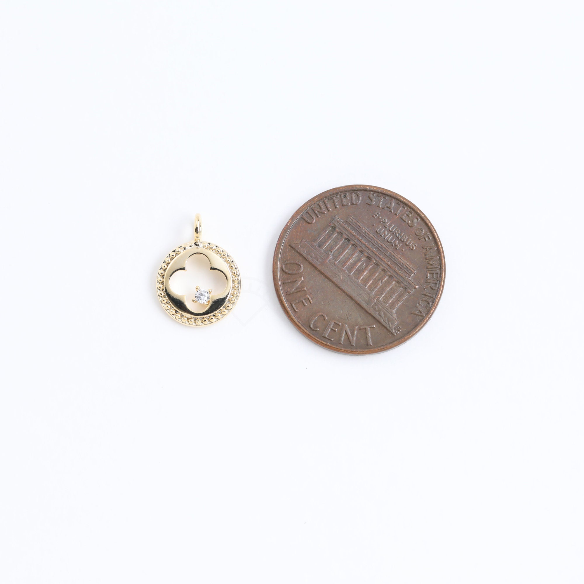 ❣️蘭❣️ 3821032 / Clover Circle / Rhodium Plated Brass With CZ