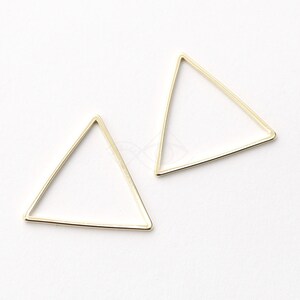 3260031 / Triangel (Stor) / 16k guldpläterad mässingskontakt 24,6 mm x 22,2 mm / 0,7 g / 4 st