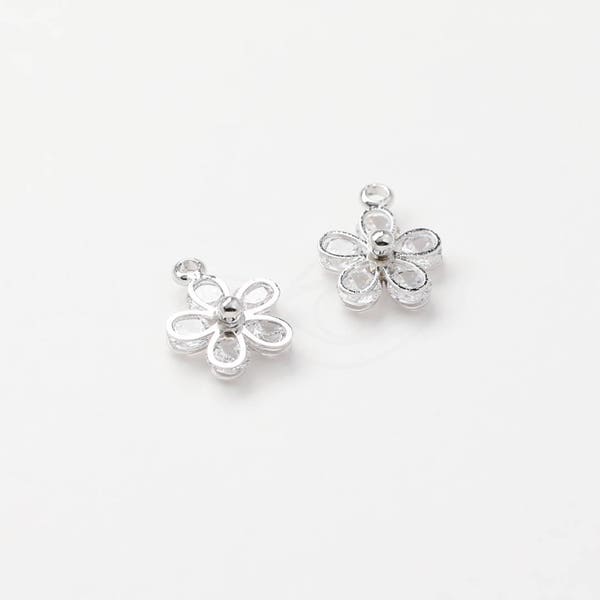 3510002 / Cubic Flower / Rhodium Plated Brass with CZ Pendant 8.5mm x 10.6mm / 0.4g / 2pcs
