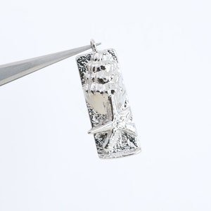 3835012 / Rechthoekig schelp en zeester / Hanger van gerhodineerd messing 9 mm x 26,4 mm / 3,3 g / 2 stuks