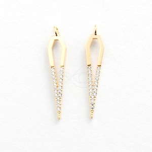 3381011 / Inverted Skinny Pentagon / 16k Gold Plated Brass with CZ Pendant 5.4mm x 27mm / 0.6g / 2pcs