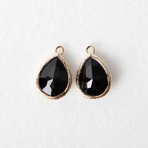 1008141 / Jet / 16k Gold Plated Brass Framed Glass Pendant 11.4mm x 17.1mm / 1.1g / 2pcs