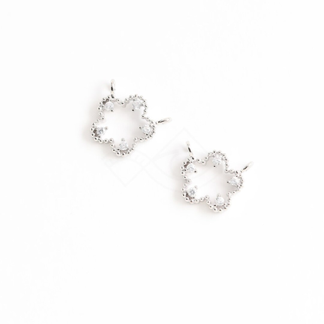 3643012 / Cubic Flower / Rhodium Plated Brass With CZ