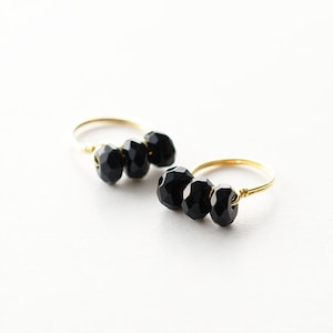 1044021 / Black Onyx / 16k Gold Plated Wire Loop Pendant  11.8mm x 17.1mm / 0.8g / 2pcs