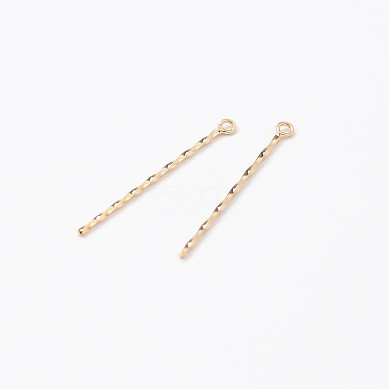 Short 3487021 Twisted Slim Linear Bar 1.1mm Thickness 0.2g 2pcs 16k Gold Plated Brass Pendant 33mm