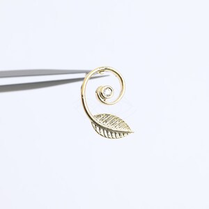 5637011 / Roll Leaf / 16k Gold Plated Brass with CZ Stud Earring 9.7mm x 14.5mm / 0.6g / 2pcs