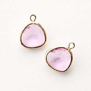 1040361 / Lavender / 16k Gold Plated Brass Framed Glass Pendant 13.2mm x 16.7mm / 1.4g / 2pcs