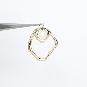 1129091 / White Smoke / 16k Vergoldeter Messing Glas Anhänger 18.1 mm x 21.2 mm / 1.6g / 2Stk