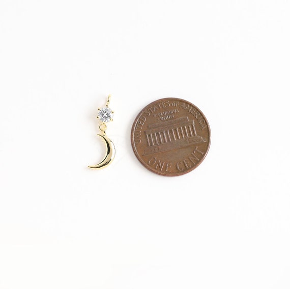 3631022 / Cubic Linked Crescent / Rhodium Plated Brass With