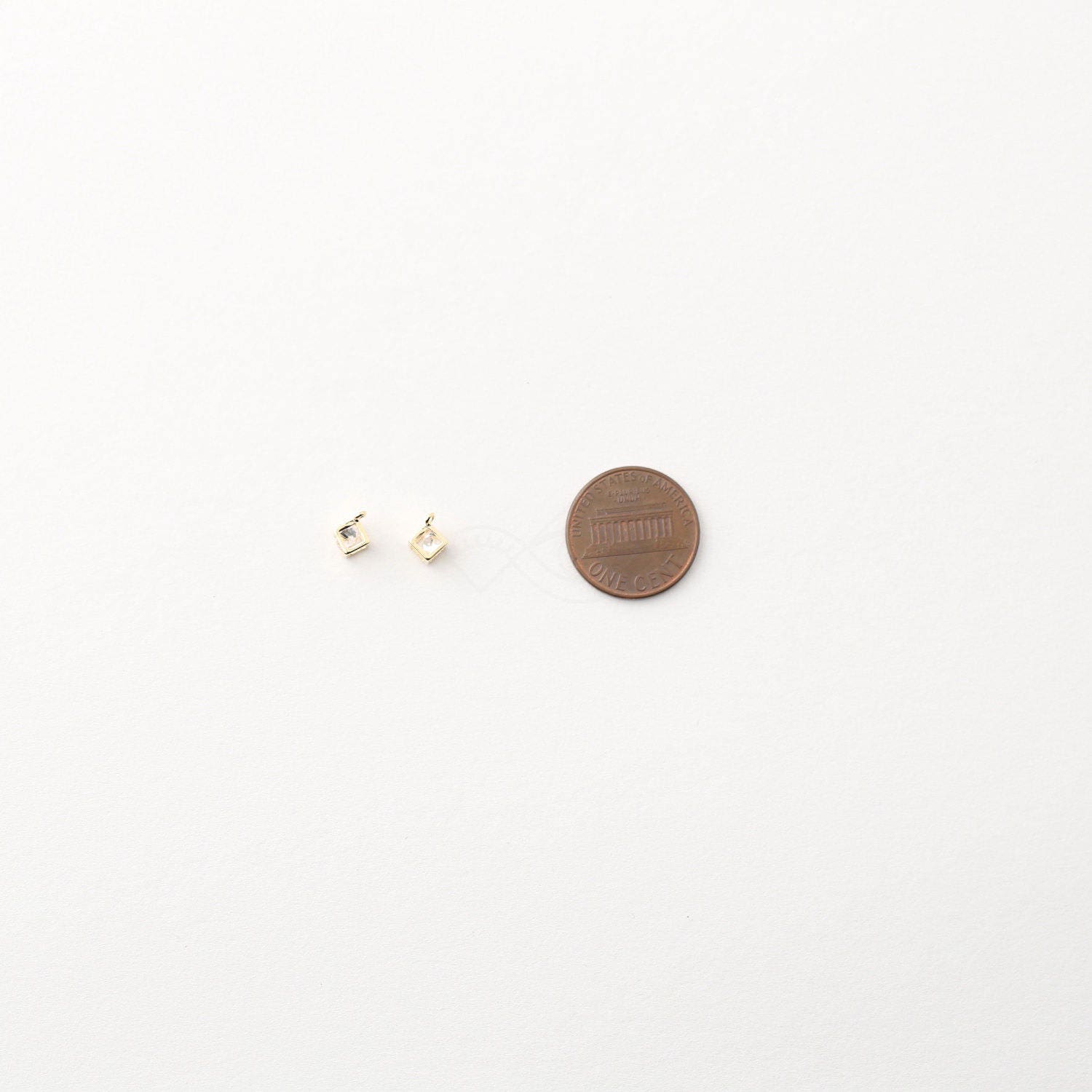 アクセサリー lacimaci 3163031 / Tiny Cube / 16k Gold Plated Brass With Cubic