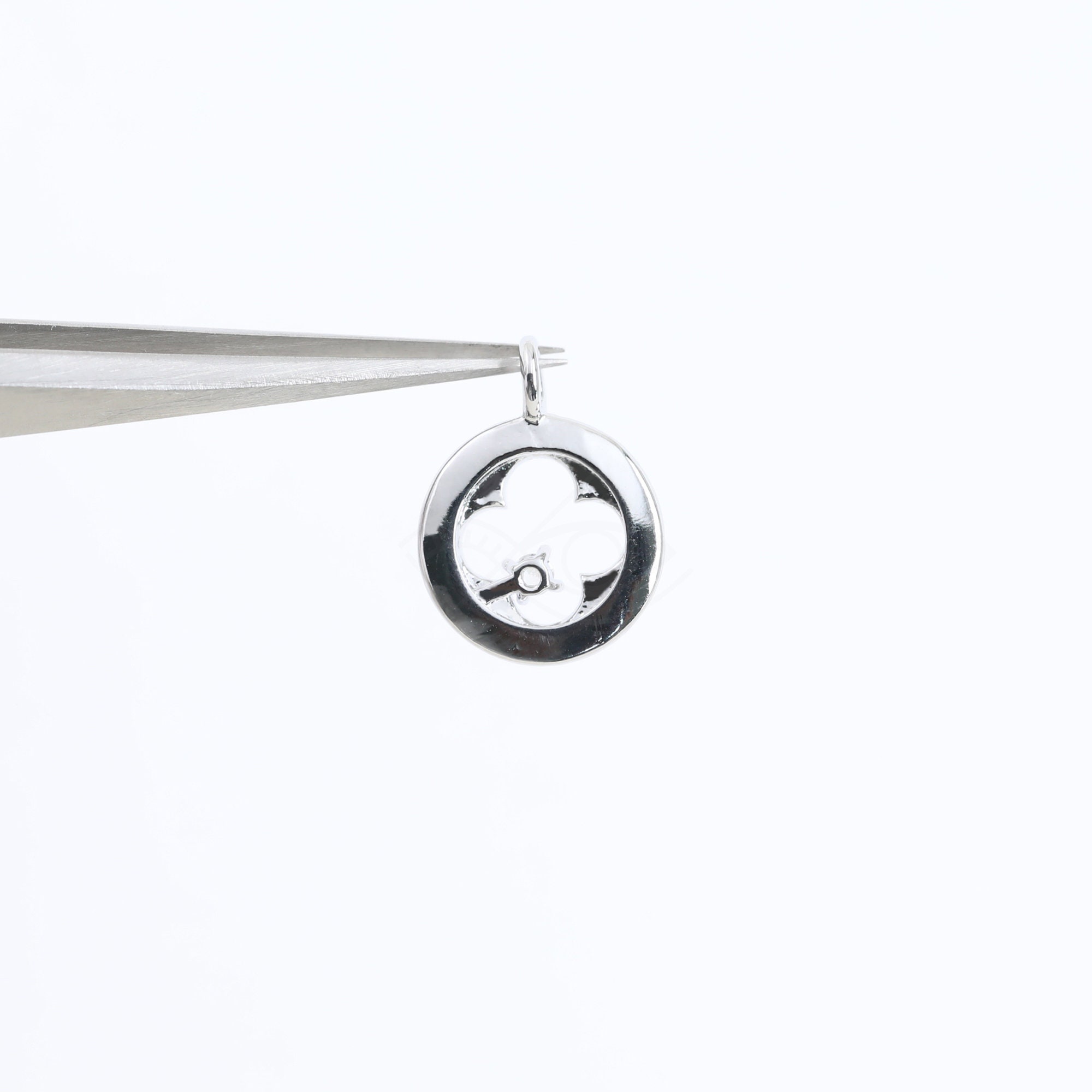 3821032 / Clover Circle / Rhodium Plated Brass With CZ