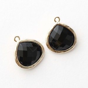 1066051 / Jet / 16k Gold Plated Brass Framed Glass Pendant  16mm x 18.5mm / 1.7g / 2pcs
