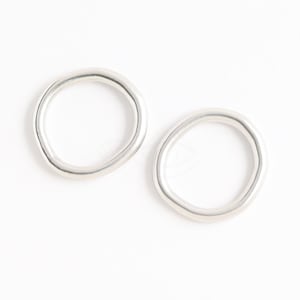 3649015 / Ungerader Kreis Ring (Kleine) / Matt Rhodium Beschichtete Zinn Anhänger 22.7 mm Durchmesser / 3,2g / 4Stk