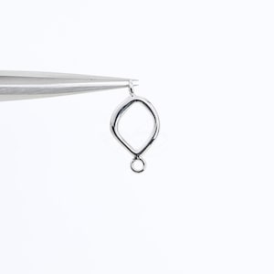 3827022 / Irregular Circle / Large / Rhodium Plated Brass Connector 7.9mm x 14.5mm / 0.3g / 4pcs