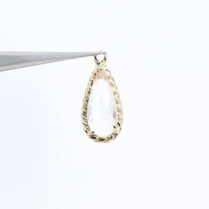 1123061 / Cristal / Laiton plaqué or 16 carats Pendentif en verre 7,9 mm x 17,4 mm / 1 g / 2 pièces
