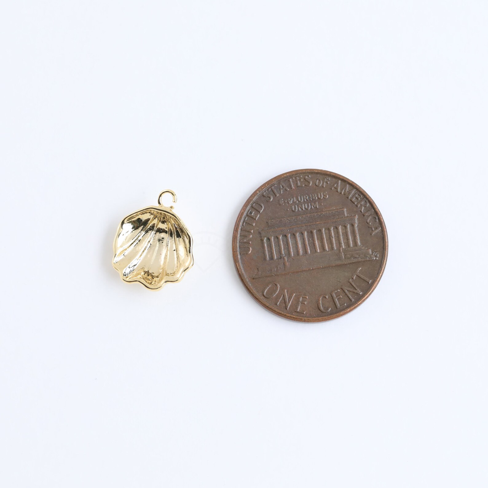 3843012 / Shell / Rhodium Plated Brass Pendant 10.6mm X 12.7mm Etsy