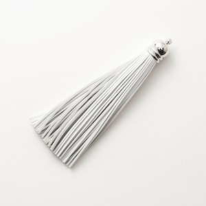 4001112 / White / Genuine Leather Tassel / Rhodium Plated Brass Cap 12mm x 98mm / 7.5g / 60strands / 1pcs