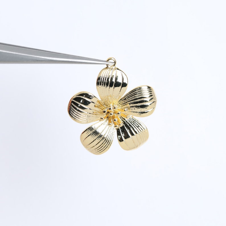 3725011 / Flower / 16k Gold Plated Brass Pendant 19.1mm X Etsy