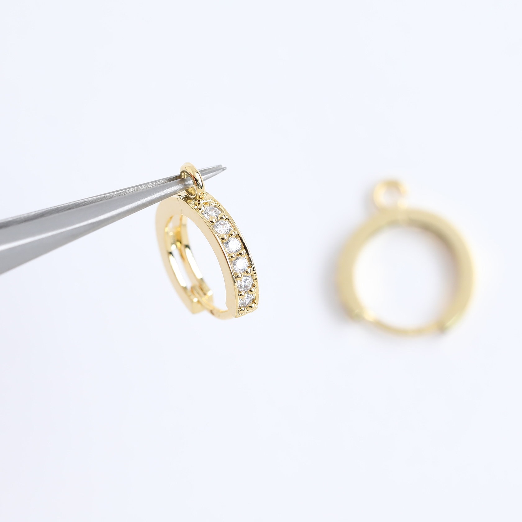 5621031 Simple Round 16k Gold Plated Brass One Touch Earring 11.6mm Diameter 0.6g 2pcs