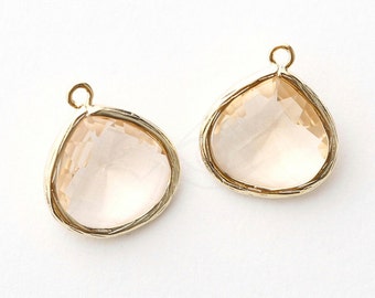 1066151 / Light Peach / 16k Gold Plated Brass Framed Glass Pendant  16mm x 18.5mm / 1.7g / 2pcs