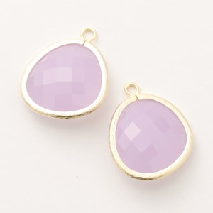 1030314 / Light Grey Opal / 16k Matt Gold Plated Brass Framed Glass Pendant (Extra Large) 24mm x 29mm / 5.8g / 2pcs