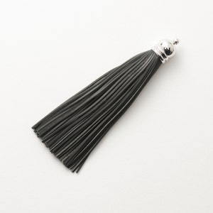 4001212 / Grey / Genuine Leather Tassel / Rhodium Plated Brass Cap 12mm x 98mm / 7.5g / 60strands / 1pcs