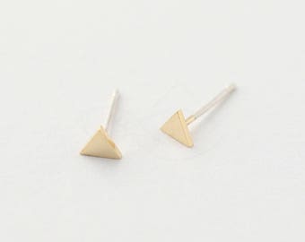 5581051 / Simple Triangle / Sand Finished 16k Gold Plated Brass 5mm x 4.5mm / 0.3g / 2pcs