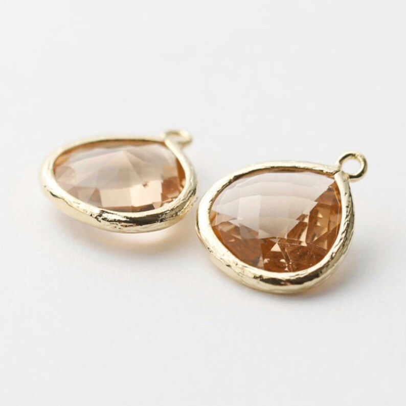 1003251 Light Peach 16k Gold Plated Brass Framed Glass Pendant 15mm x 18mm 1.7g 2pcs