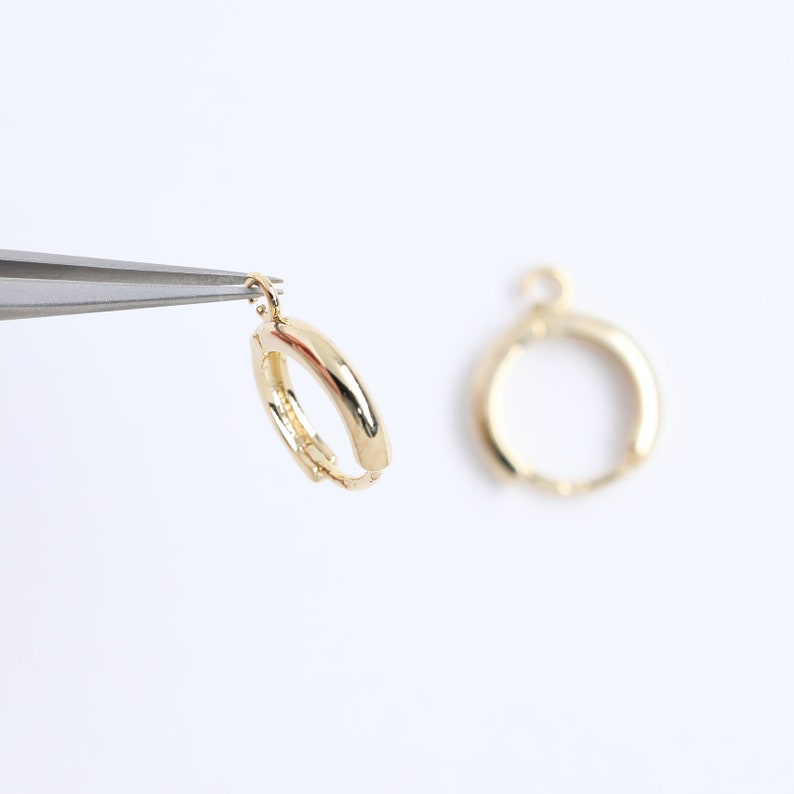 5621031 Simple Round 16k Gold Plated Brass One Touch Earring 11.6mm Diameter 0.6g 2pcs