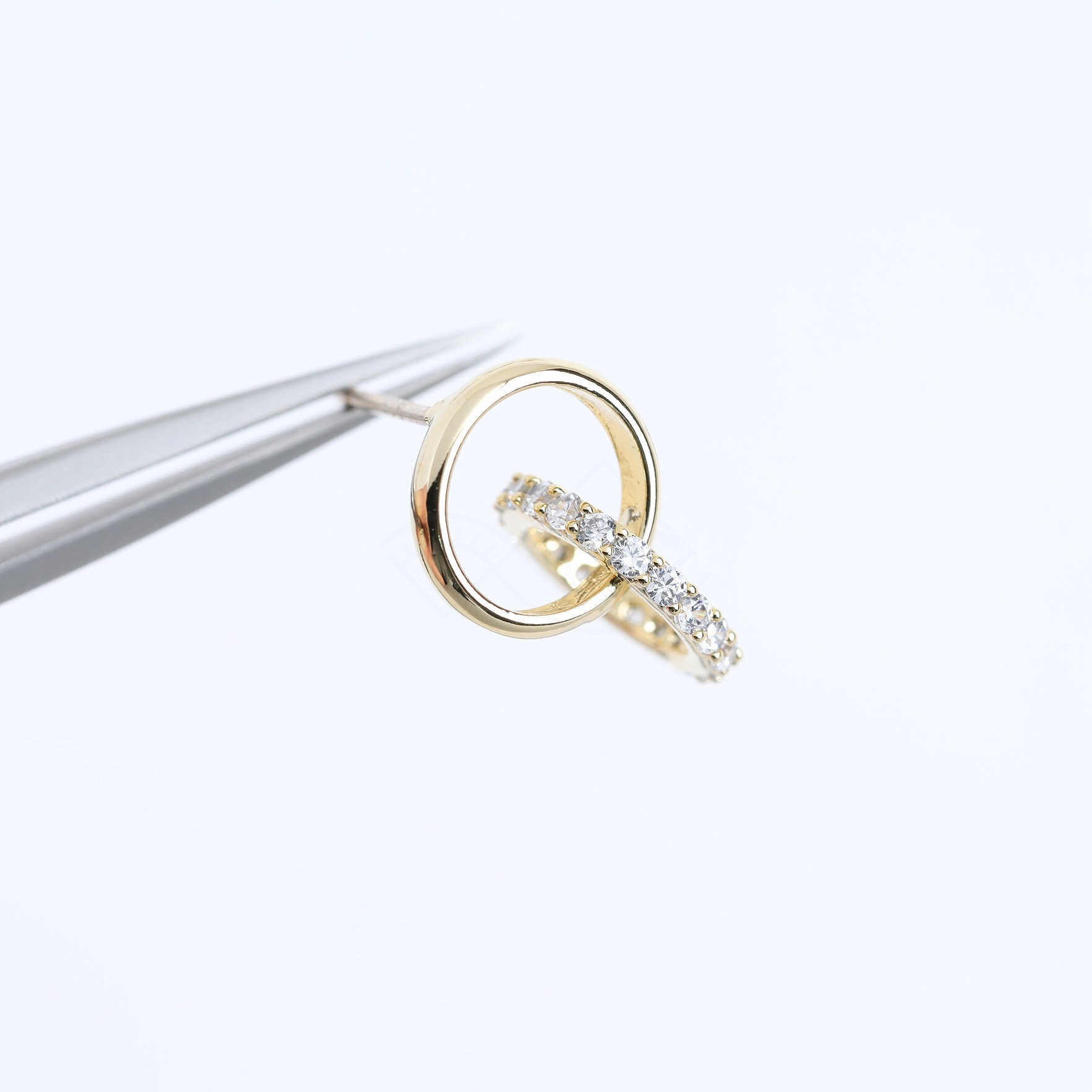5635011 / Linked Circles / 16k Gold Plated Brass With CZ 5635011 / Linked Circles / 16k Gold Plated Brass With CZ
