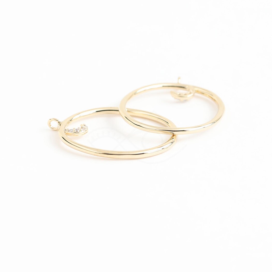 3671011 / Tiny Crescent Oval / 16k Gold Plated Brass With CZ