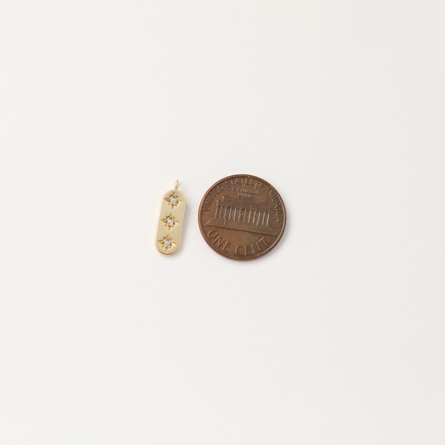 3531044 / Simple Three Star / 16k Matt Gold Plated Brass