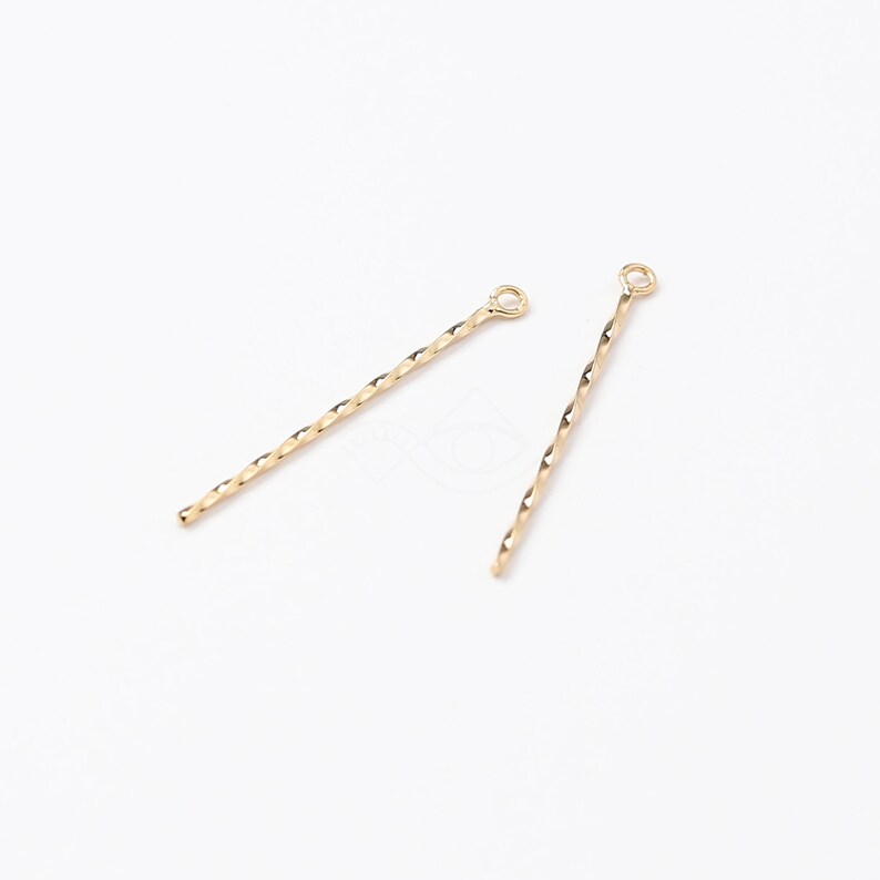 Short 3487021 Twisted Slim Linear Bar 1.1mm Thickness 0.2g 2pcs 16k Gold Plated Brass Pendant 33mm