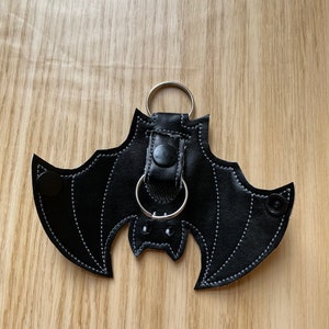 Bat Key holder / Key Keeper / Bat Accessory / Kawaii Bat / Spooky Gift / Halloween Treat