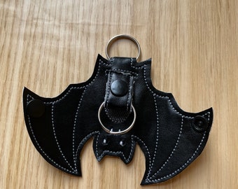 Vegan Leatherette Bat Key Holder, Spooky Kawaii Accessory - Etsy