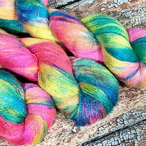Summer Lite Küche - 50% Seide - 30 extrafeine Merino- 20 Tencel - 12 / 2 Schwere Spitze / leichte Fingering - Sonnenschein, Lolpops - Kostenloser Versand!