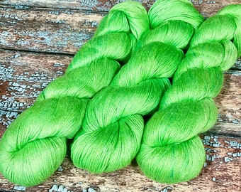 80/20 Bamboo Wool- Fingering Weight - Lime Ice- Free Shipping!