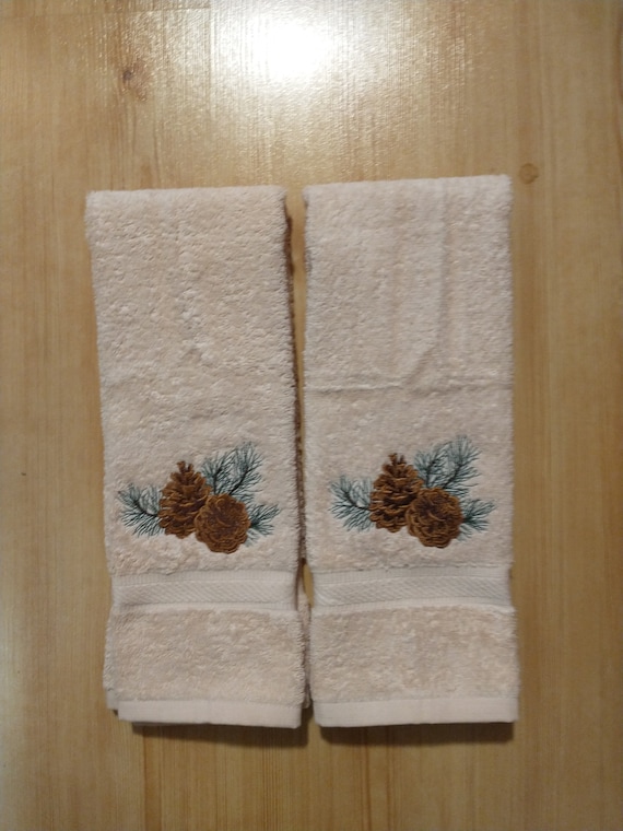 NEW 2 PINE CONE Hand Towels. Lodge Towels, Northwoods Cabin Decor, Bathroom Kitchen  Towels -  Israel