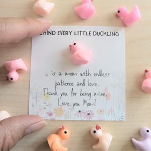 Mini tarjeta del Día de la Madre con un patito: adorable tarjeta para mamá de hija o hijo: ¡Gracias, mamá! Tarjeta de patito para mamá: pequeño regalo de 6,6 cm.
