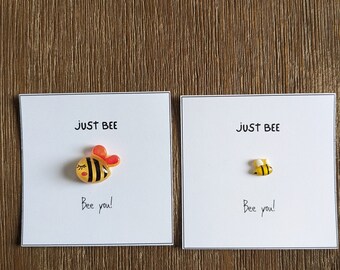 "Just Bee You"" Karte mit bezaubernder Biene - 2,6" quadratisches Mini-Andenken, personalisierte Nachrichtenoption, perfekt für Freunde und Geliebte, aufbauend."