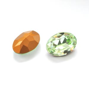 Chrysolite 18x13mm 4120 Oval Shape Barton Crystal - 1 Piece