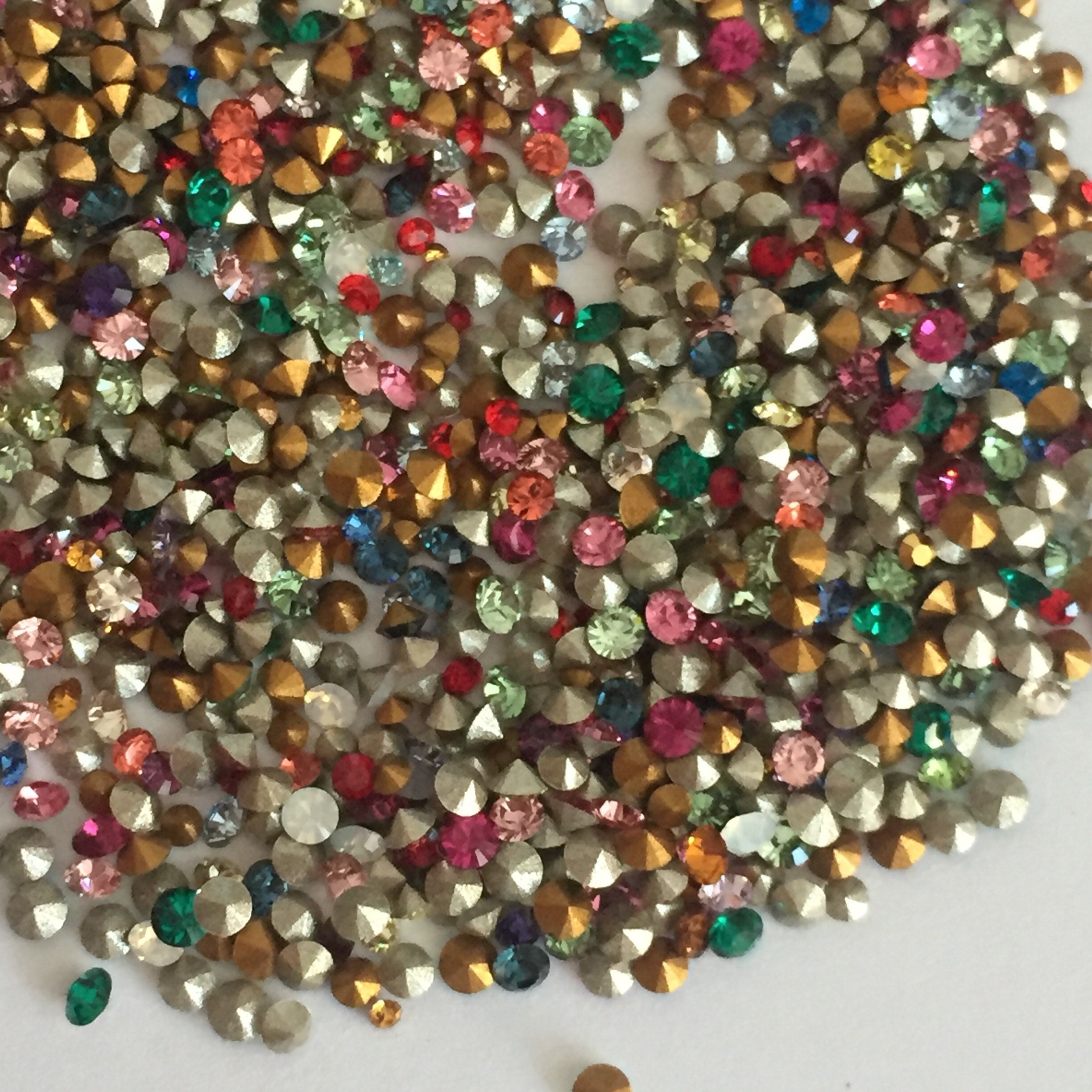 Super Tiny 1-2mm Point Back Chatons Round Rhinestone Mix, Crystals by ...