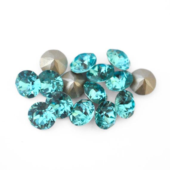 Light Turquoise 39ss 1088 Round Crystals by Swarovski® 8mm Pointed