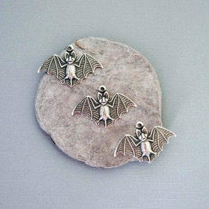 Antique Silver Ox Swooping Brass Bat Charm Stampings - Wide Wing Bat Pendants - Gothic Bat Finding - Halloween - Flying Bats - ASB106