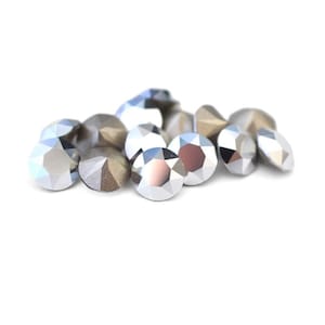 Comet Argent Light (CAL) 39ss 1088 Round Crystals by Swarovski® 8mm Pointed Back Chatons, Cup Chain