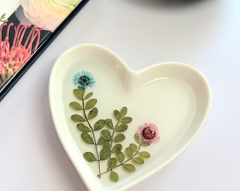 Heart Ring dish, Birthday Gift for friend, Gift for Mom, Gift for Nature Lover, Flower Trinket Dish, Gift for Her