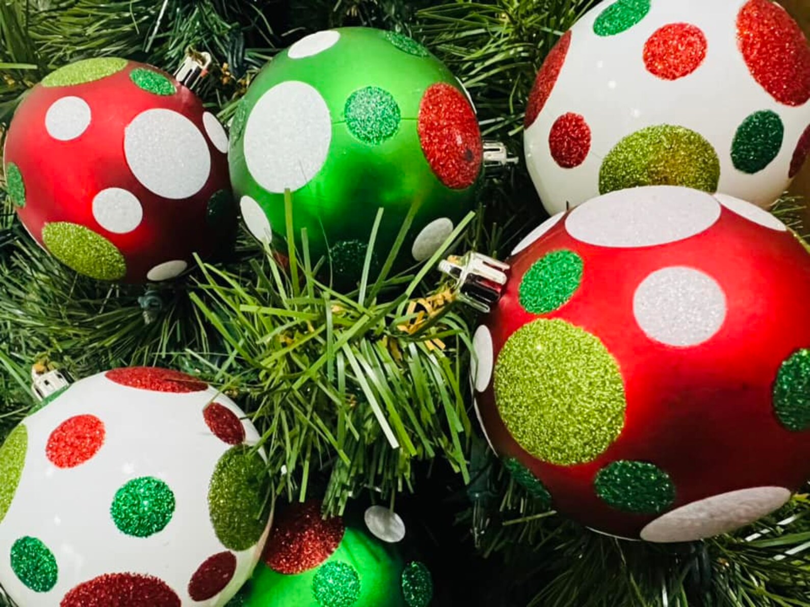 The Big List of the Best Christmas Tree Color Schemes